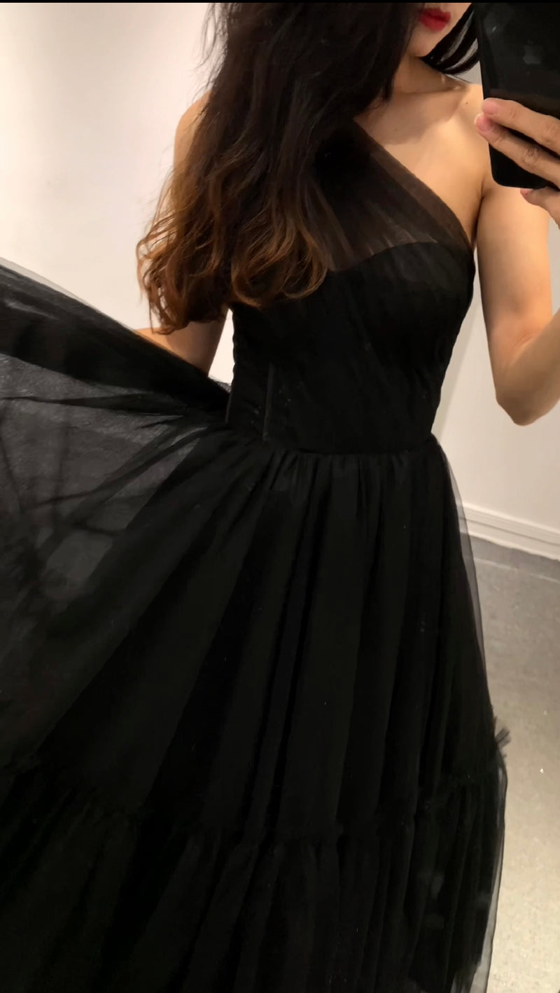 Fancy Tulle One Shoulder Midi (S)