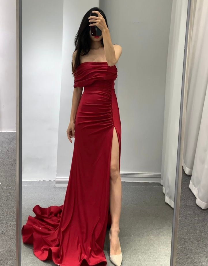 Fancy One Shoulder Red Maxi (XS)